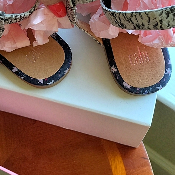 CAbi NWB Athena Sandal Python Snake Embossed Leather Sandal 9.5

NEW! - Picture 6 of 7